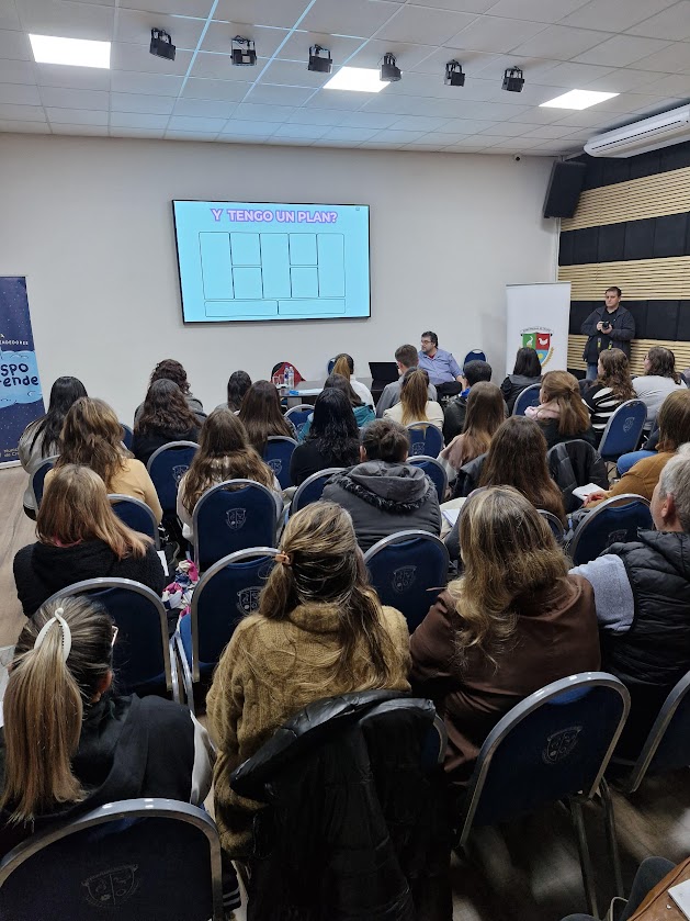 Club de Emprendedores: Curso Emprendedurismo, Municipio de Crespo